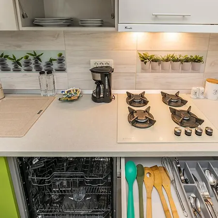 2 Narcis Lägenhet *