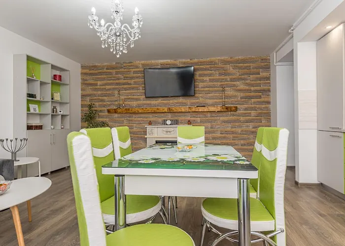 2 Narcis Апартаменти *